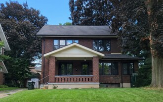 35 Woodcrest Ave in Dayton, OH - Building Photo