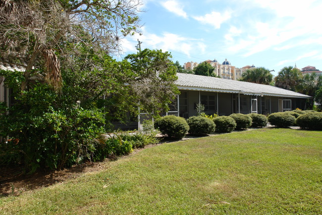 223 Golden Gate Pt in Sarasota, FL - Foto de edificio - Building Photo