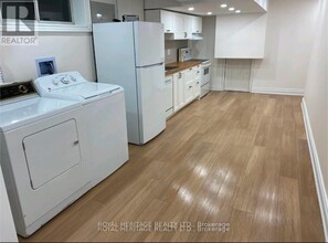 65 Wintergreen Rd in Toronto, ON - Building Photo - Building Photo