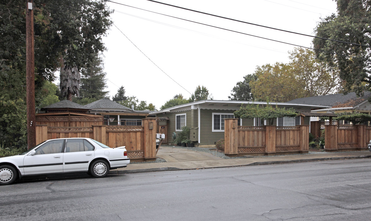 108-116 Berkshire Ave in Redwood City, CA - Building Photo