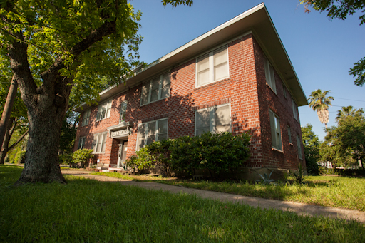 Elberta in Houston, TX - Building Photo