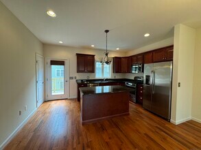 24 Oak Branch Dr in Brookfield, CT - Building Photo - Building Photo