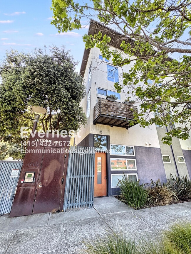 3100 Mandela Pkwy in Oakland, CA - Building Photo - Building Photo