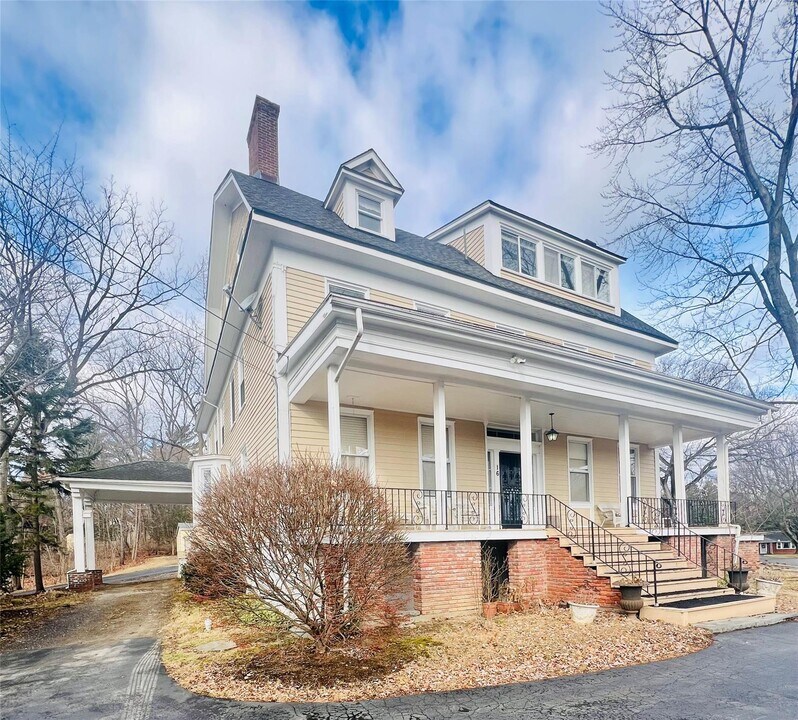 16 Broad St in New Windsor, NY - Building Photo