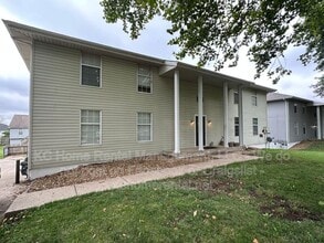 211 Barr Rd in Grain Valley, MO - Building Photo - Building Photo