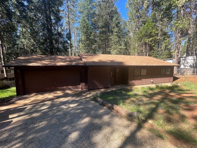 15166 Jack Pine Way in Magalia, CA - Building Photo - Building Photo