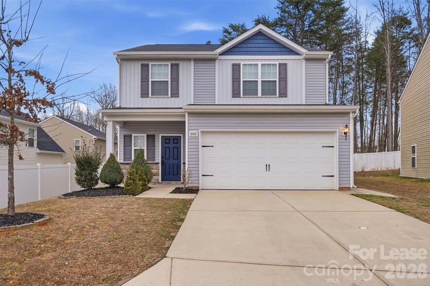 8422 Candlenut Ln in Charlotte, NC - Foto de edificio