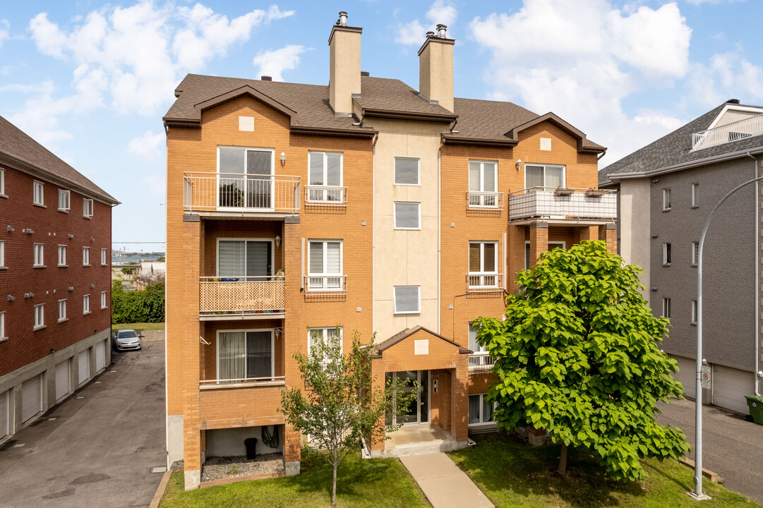 7151 Chouinard Rue in Montréal, QC - Building Photo