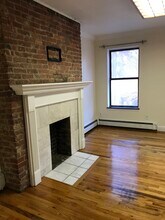 379 1st Ave, Unit 6 in New York, NY - Foto de edificio - Building Photo