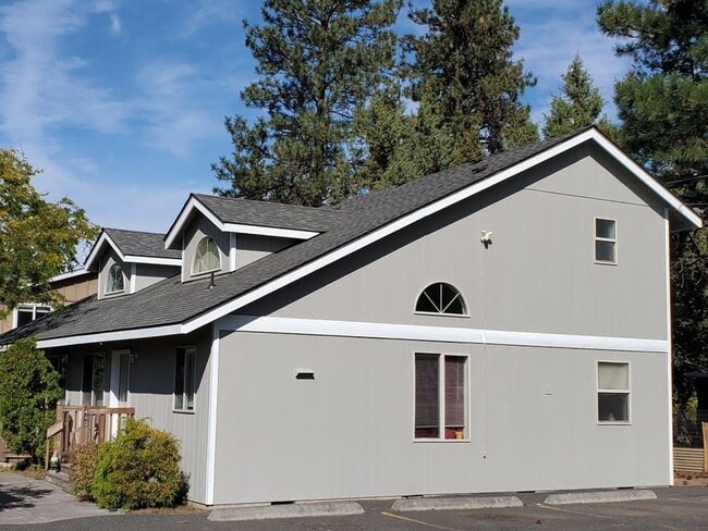 property at 440 -442 SE McKinley Ave