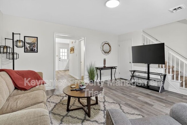 115 S Mendenhall St in Greensboro, NC - Building Photo - Building Photo