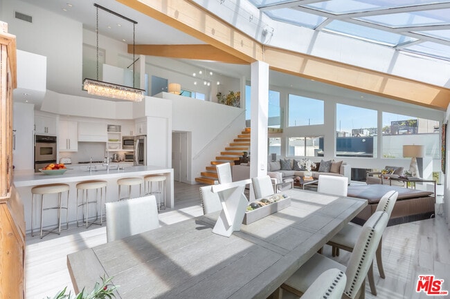 18 Union Jack St in Marina Del Rey, CA - Building Photo - Building Photo