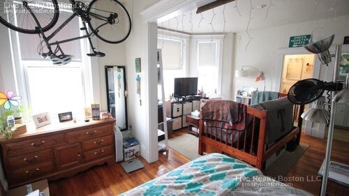 1334 Commonwealth Ave-Unit -29 in Boston, MA - Building Photo - Building Photo