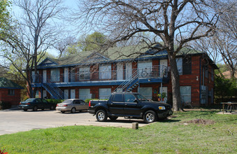 The 8th Street Apartments in Austin, TX - Building Photo - Building Photo