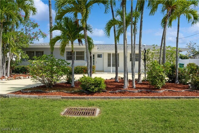 1453 Venetian Ct in Cape Coral, FL - Building Photo - Building Photo
