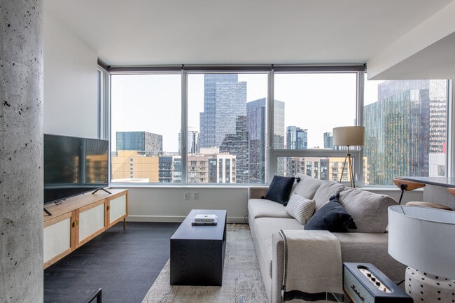 750 11th Ave E in Seattle, WA - Foto de edificio - Building Photo