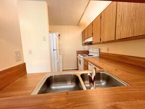 843 Twin Lakes Dr in Coral Springs, FL - Foto de edificio - Building Photo