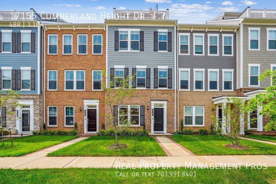 17155 Cumberland Height Dr in Dumfries, VA - Building Photo