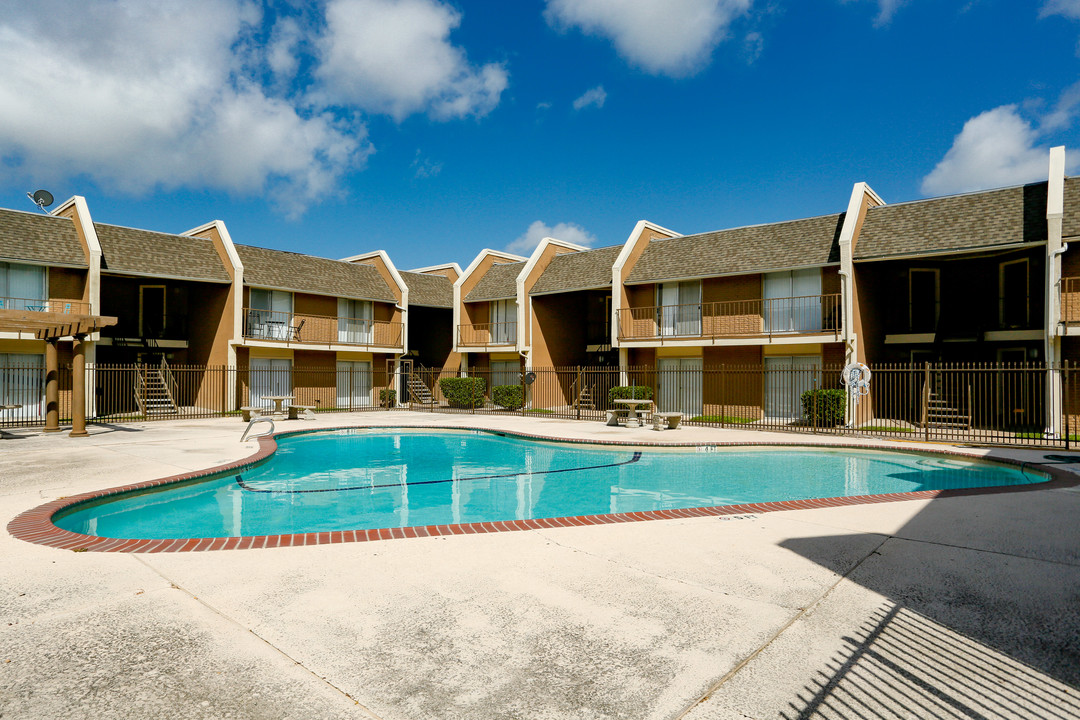 Quay Point Apartments in Houston, TX - Foto de edificio