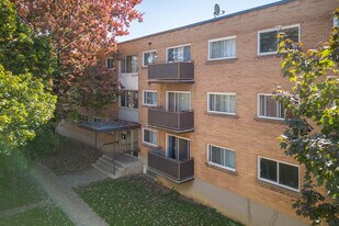 465 Galland Boul in Dorval, QC - Building Photo