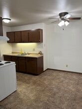 Prentice Arms in Stevens Point, WI - Foto de edificio - Building Photo