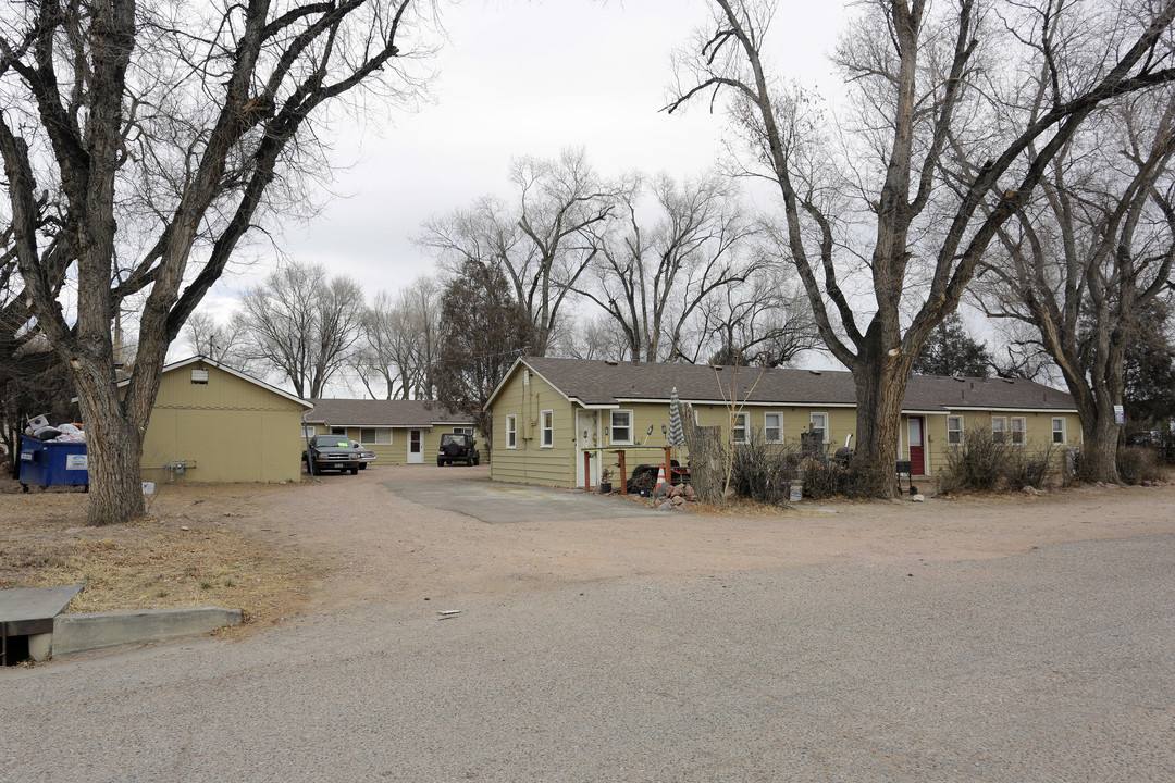 207 N Santa Fe Ave in Fountain, CO - Foto de edificio