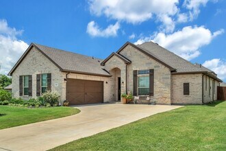 621 Mesquite Grove Rd in Midlothian, TX - Foto de edificio - Building Photo
