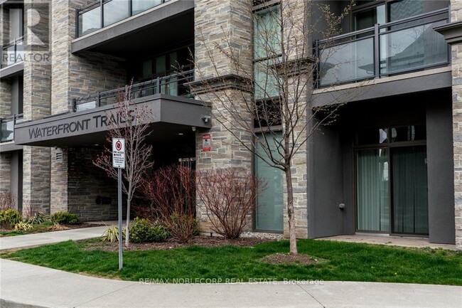 35-135 Southshore Cres in Hamilton, ON - Building Photo - Building Photo