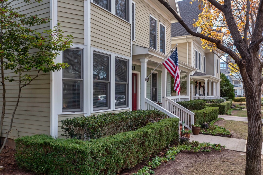 2608 Thomas Ave in Dallas, TX - Building Photo