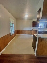 6331 Tautenhahn Rd photo'