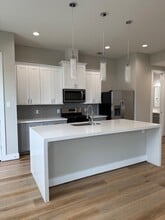 8111 Esther Acres Ln in Houston, TX - Building Photo - Building Photo