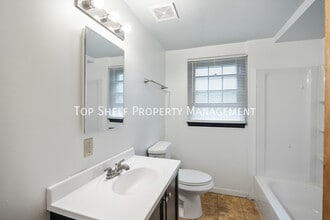 3609 56th St in Des Moines, IA - Building Photo - Building Photo