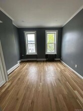 298 Cooper St, Unit 4 in Brooklyn, NY - Foto de edificio - Building Photo