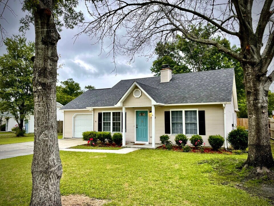 1002 Gordon Woods Rd in Wilmington, NC - Building Photo