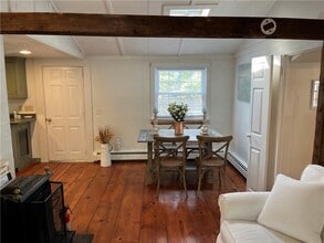 377 3rd Beach Rd in Middletown, RI - Building Photo - Building Photo