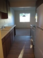 1960 S Dora St, Unit Downstairs unit in Ukiah, CA - Building Photo - Building Photo