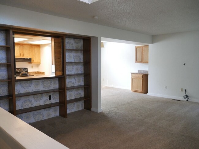 6115 Eagles Nest Dr in Colorado Springs, CO - Building Photo - Building Photo