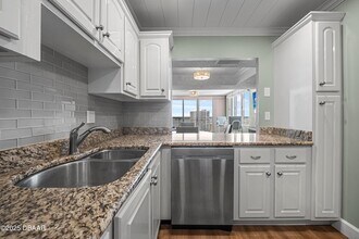 3047 S Atlantic Ave, Unit 1806 in Daytona Beach Shores, FL - Foto de edificio - Building Photo