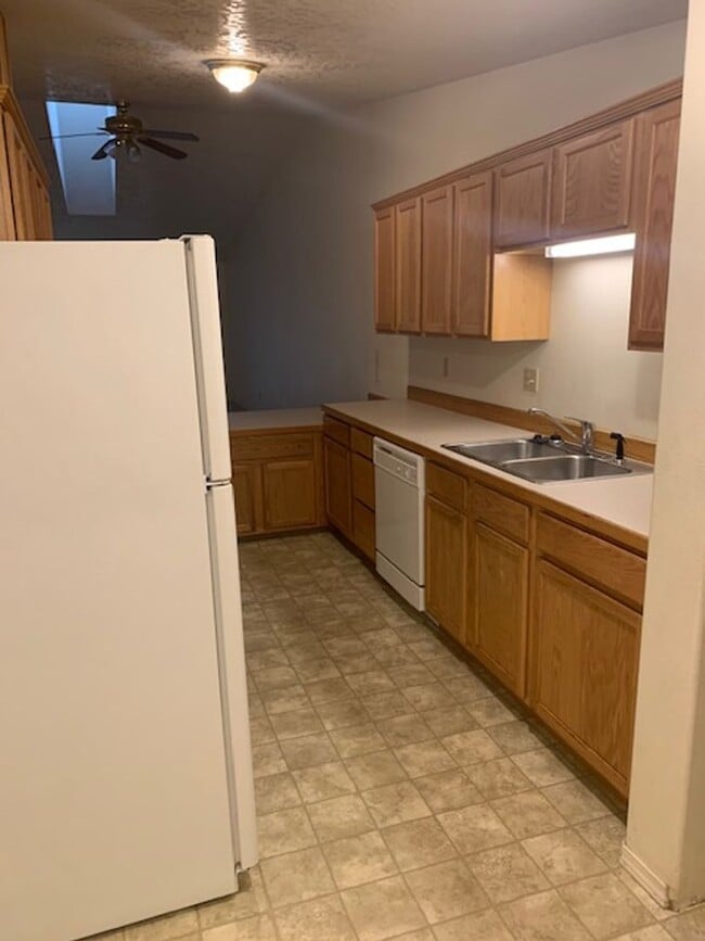 677 Benjamin Ave in Cottage Grove, OR - Building Photo - Building Photo