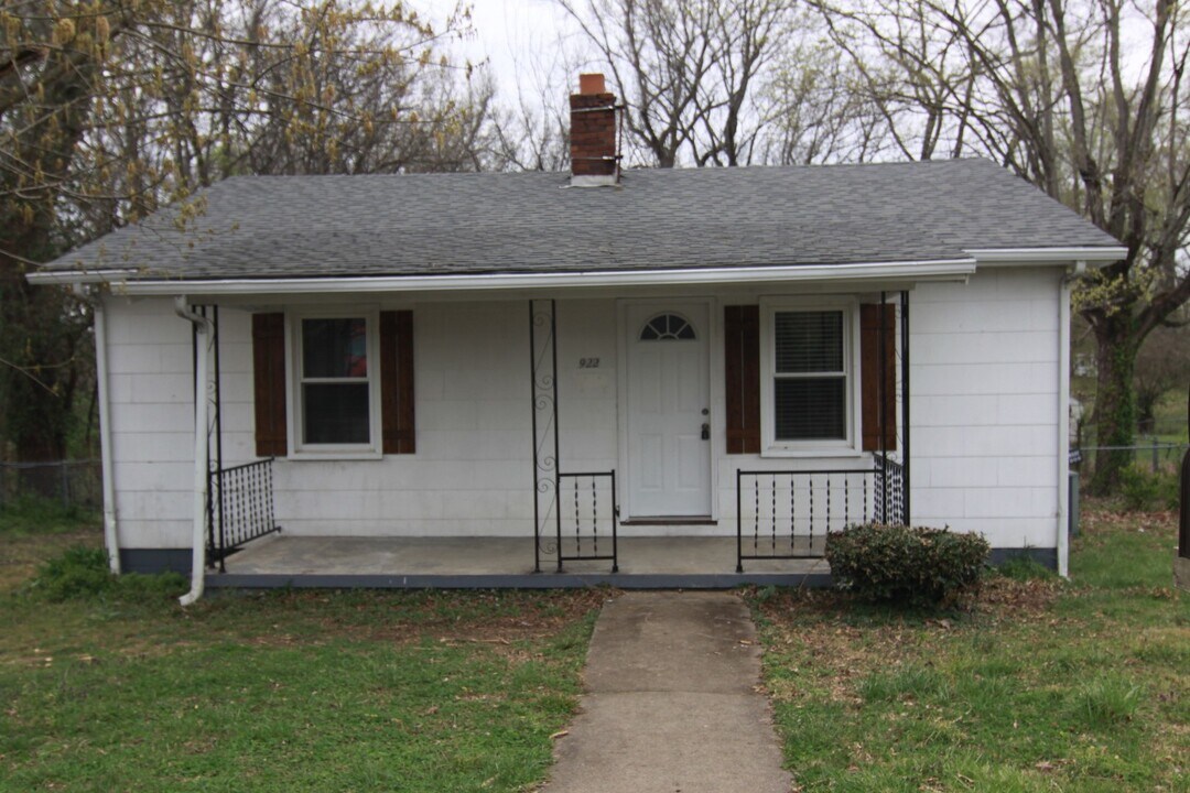 922 Wall St in Clarksville, TN - Foto de edificio