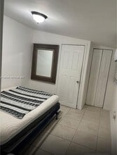 1176 NW 38th St in Miami, FL - Foto de edificio - Building Photo