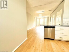 121 Park St S in Hamilton, ON - Building Photo - Building Photo