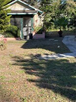 2065 N Betty Ln in Clearwater, FL - Building Photo