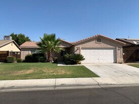 5404 El Palacio Dr in Bakersfield, CA - Building Photo