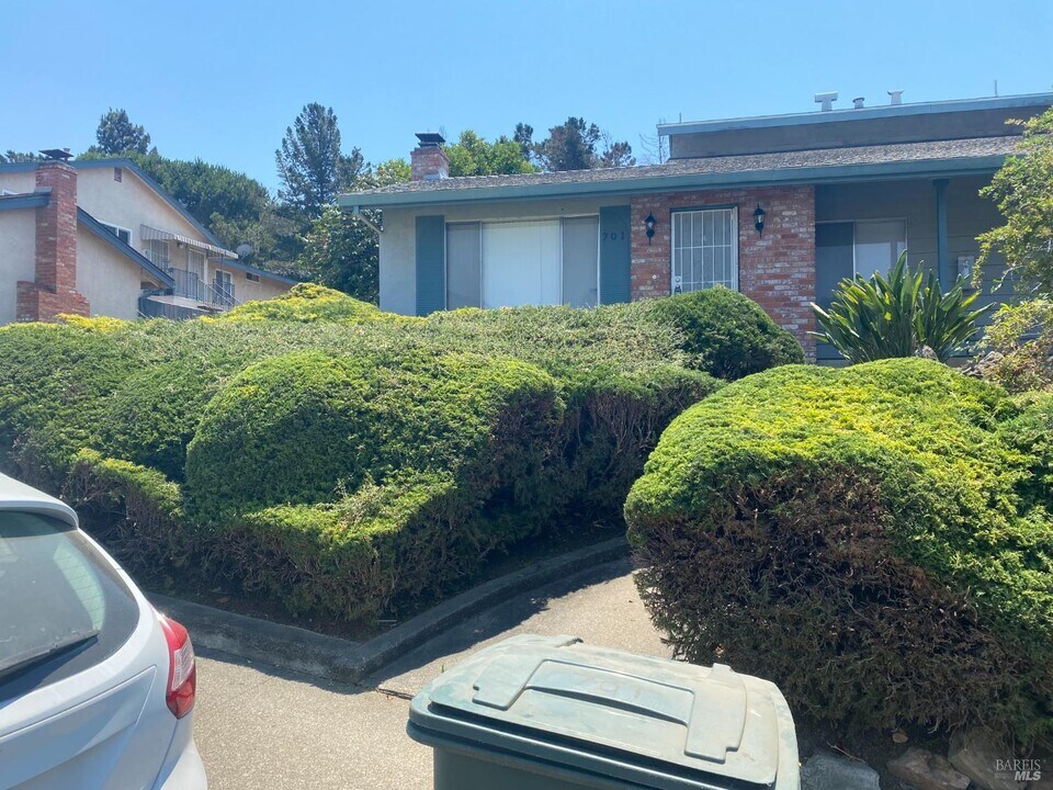 701 Pope Dr in Vallejo, CA - Building Photo