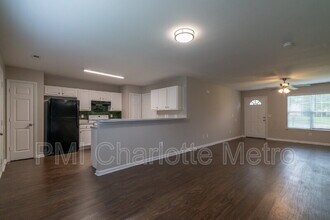 1525 Crandon Dr in Charlotte, NC - Building Photo - Building Photo