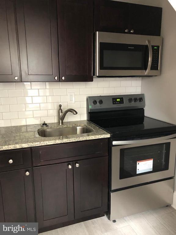 5936 Ridge Ave in Philadelphia, PA - Building Photo - Building Photo