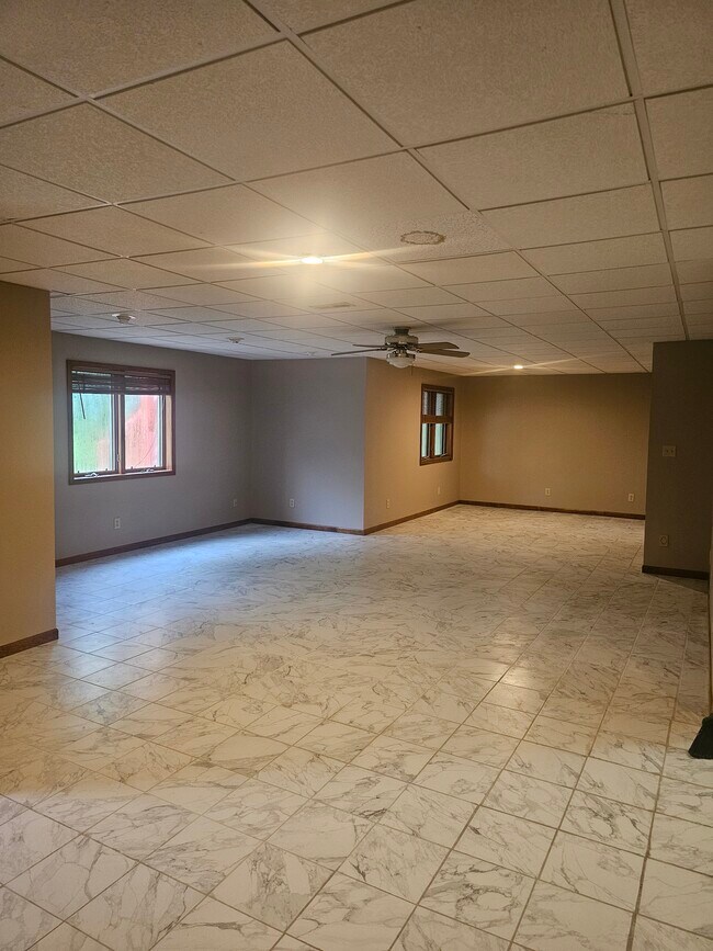 4403 Windsor Ct in St. Joseph, MO - Foto de edificio - Building Photo