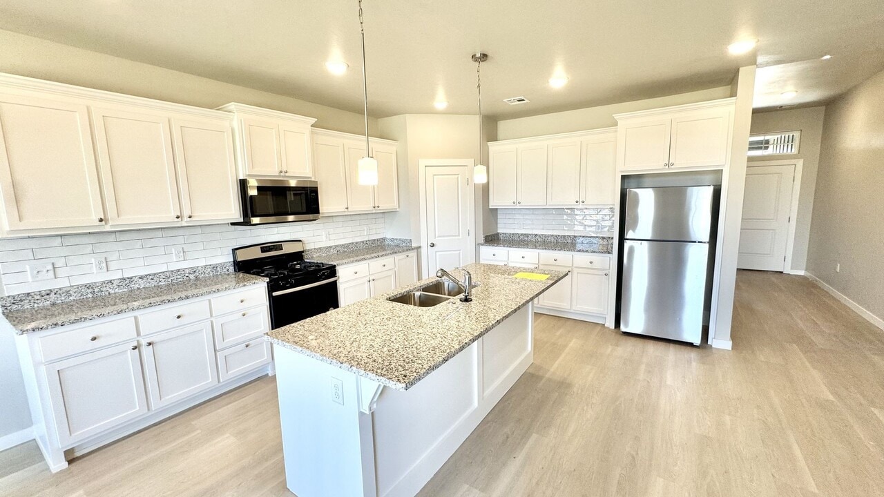 8317 NW 163rd Ter in Edmond, OK - Building Photo