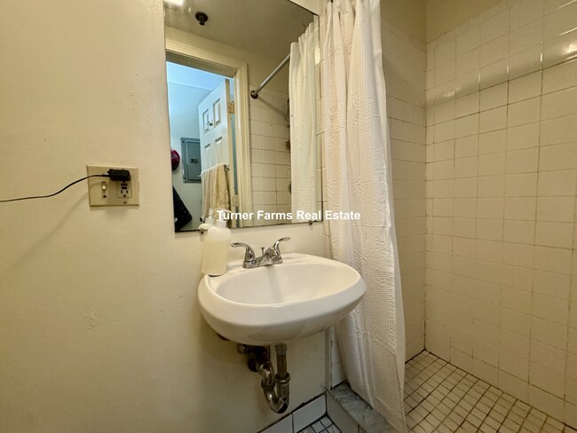 768 Tremont St, Unit 3 in Boston, MA - Building Photo - Building Photo